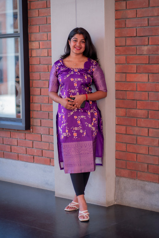 MUSLIN SILK KURTI WITH JARI BORDER- D202