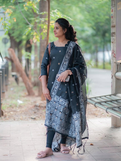 JACQUARD KURTI WITH DUPATTA