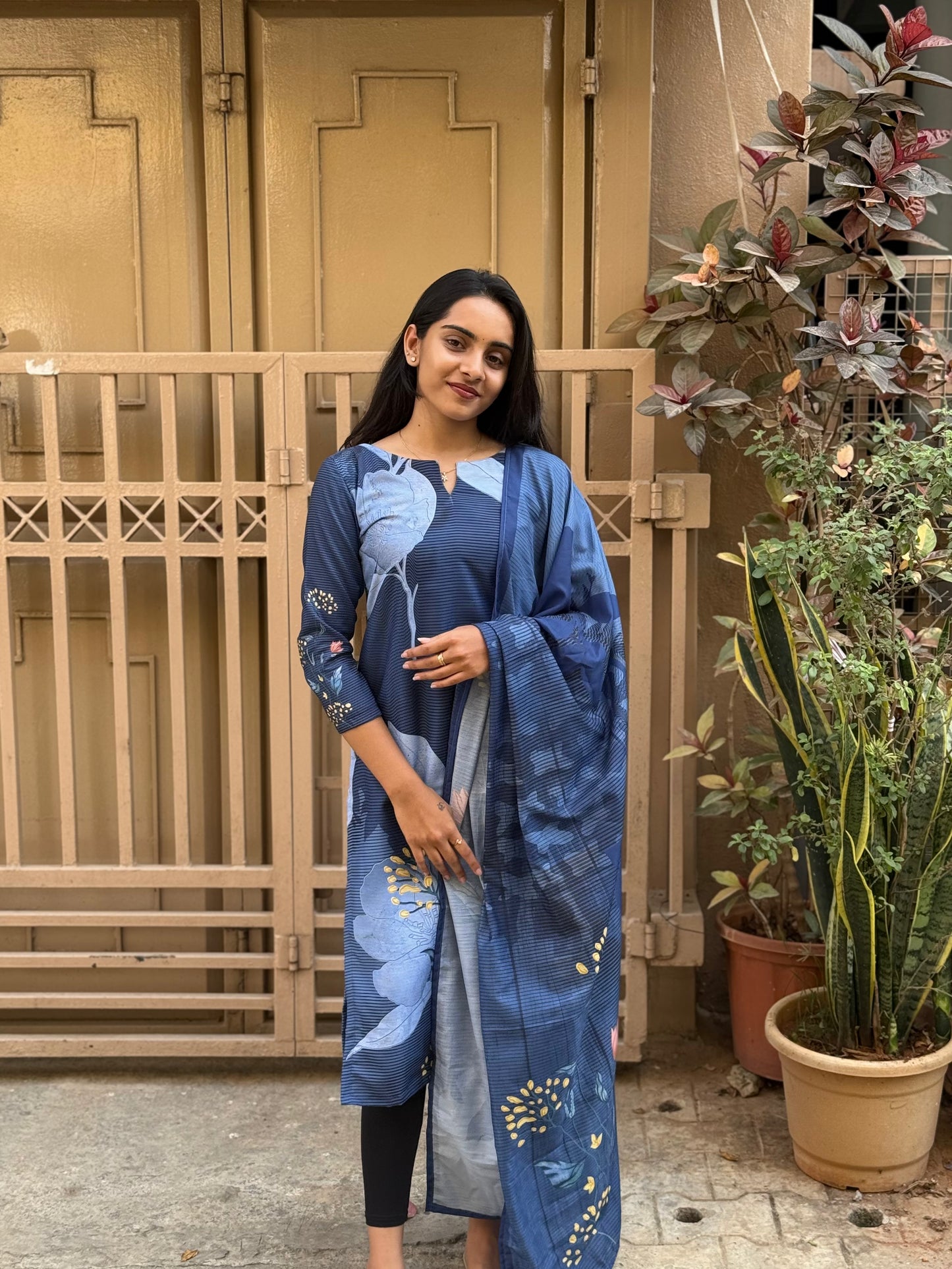 MUSLIN KURTI AND DUPATTA - D186